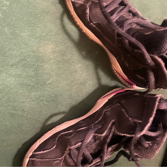 Girl Jordan’s - Picture 3 of 4